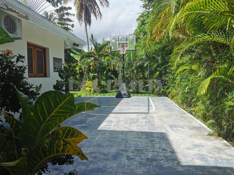 Ref: V-V2 Magnífica villa privada en residencial seguro a 200 m de la playa